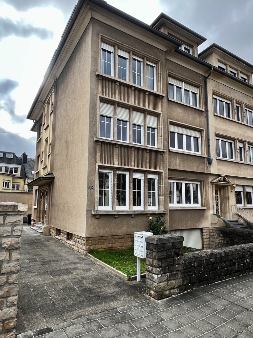 0__68f75aaa4f82b4_83502878-1