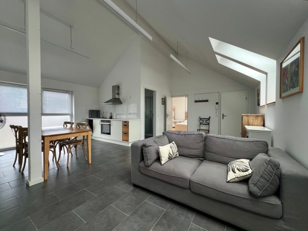 4__68f0fb29caefa8_02482390-1