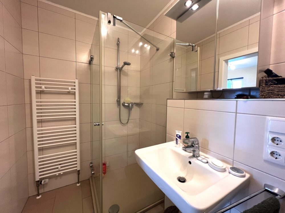 15__691b47ac4d6429_22719584-1