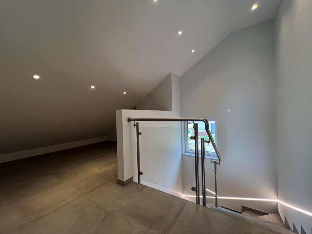 25__691b4eba9b69e9_52740787-1