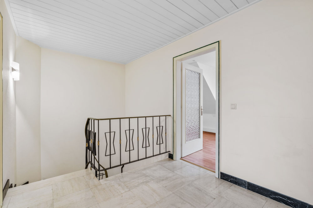 23__696f620616b8f5_24126489-1