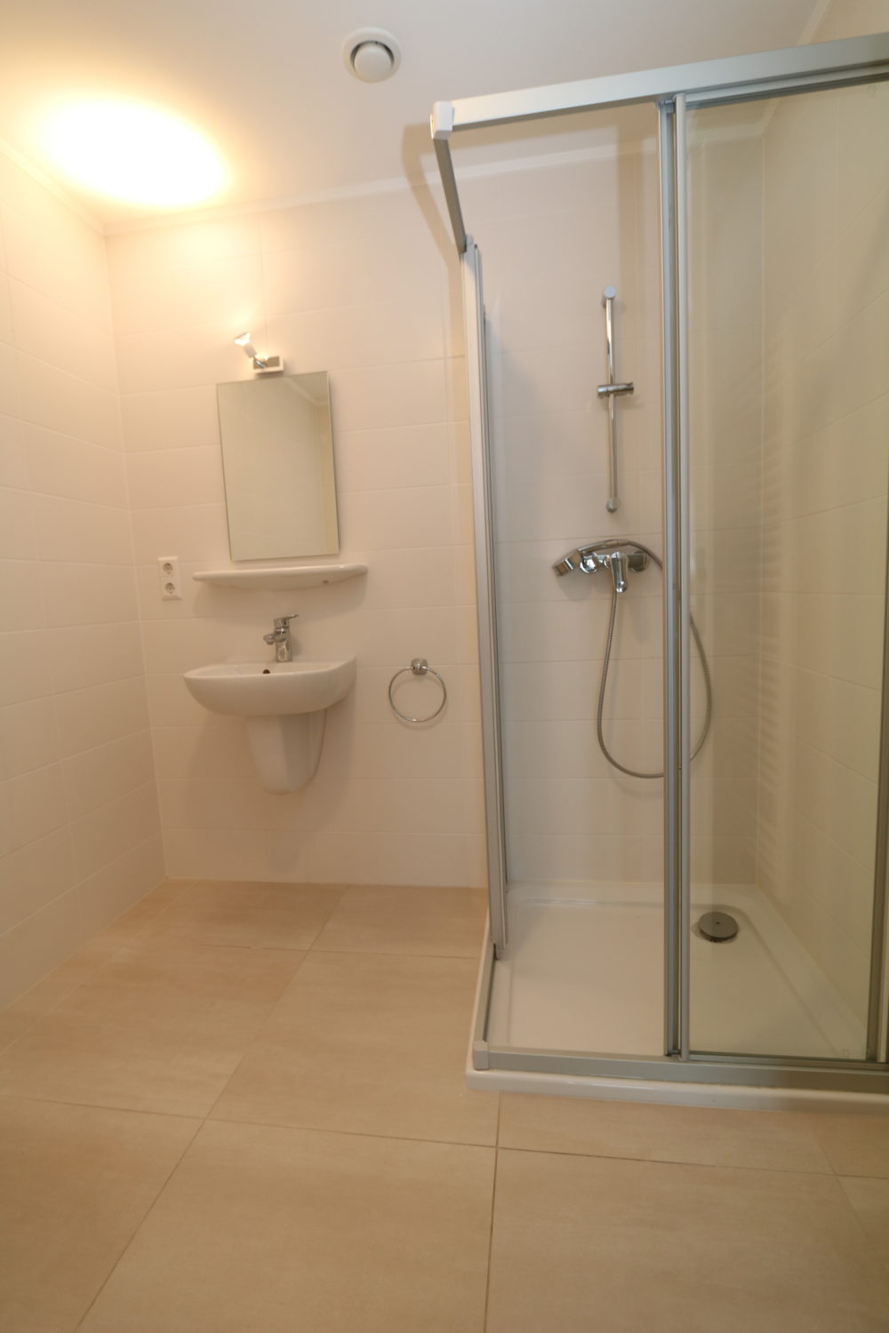 15__6994473310a161_92190756-1