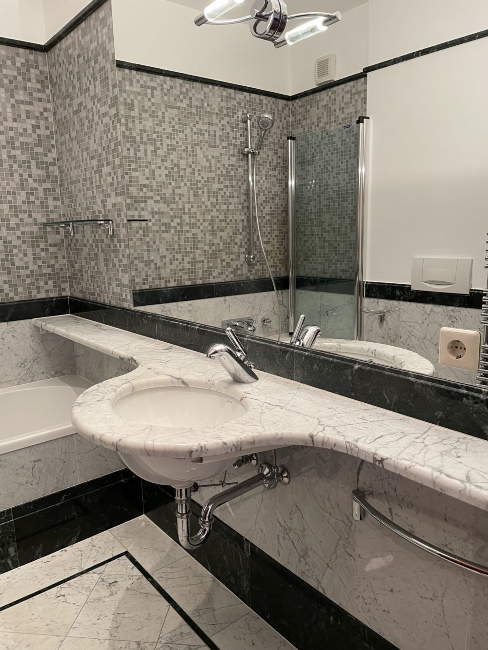 11__69ca8a8b84f717_64524731-1